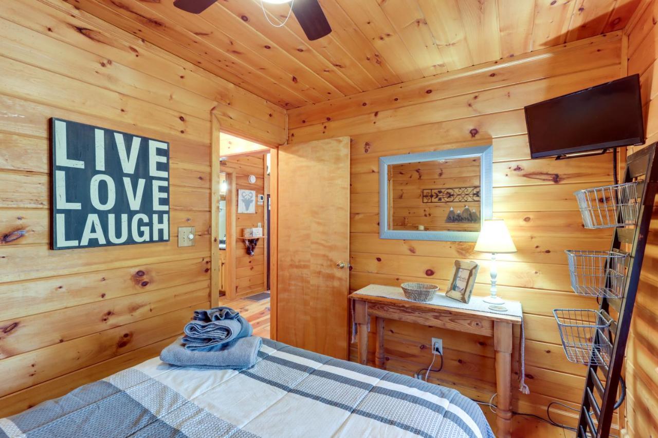 Blue Ridge Cozy Cabin In The Woods With Hot Tub! Εξωτερικό φωτογραφία