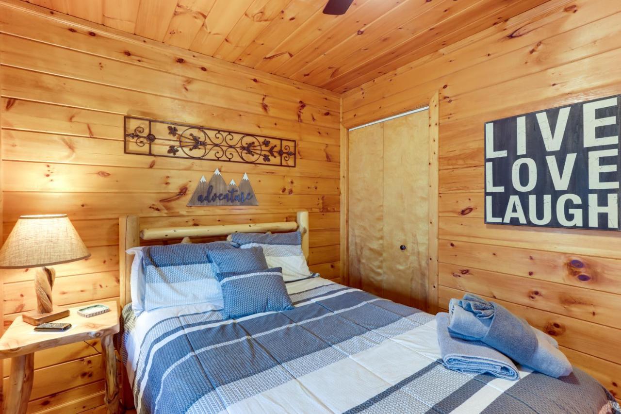 Blue Ridge Cozy Cabin In The Woods With Hot Tub! Εξωτερικό φωτογραφία